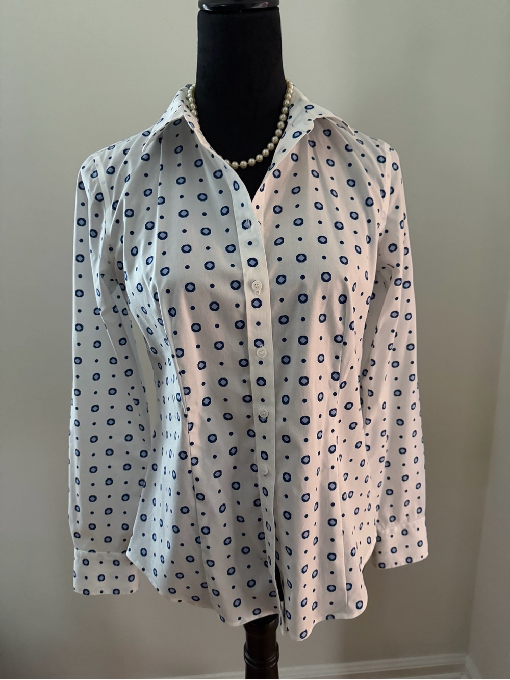 Talbots White Button-Down Shirt with Navy Dot Print Size 2